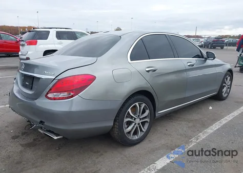 2016 Mercedes-Benz C 300 4Matic из США, поврежденный, VIN 55SWF4KB9GU111848